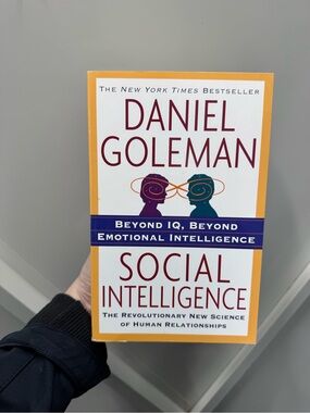 Social Intelligence Paperback Book by Daniel Goleman